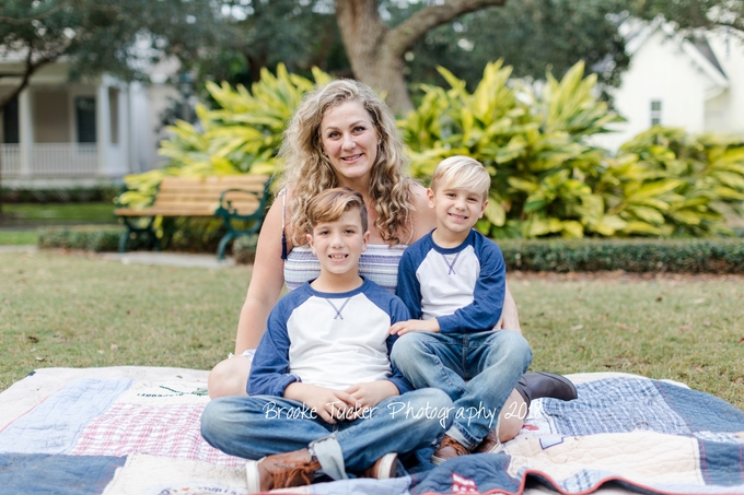 beautiful Florida outdoor family lifestyle session, child and family lifestyle photographer brooke tucker photography