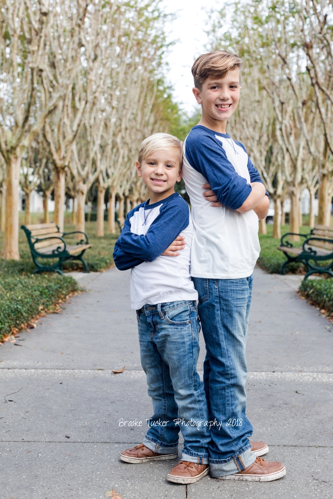 beautiful Florida outdoor family lifestyle session, child and family lifestyle photographer brooke tucker photography