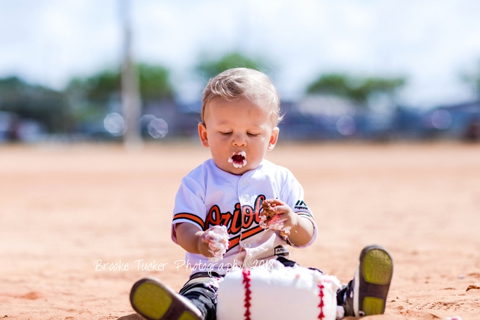 Orioles themed cake smash, brooke tucker photography, orlando florida child and family photographer